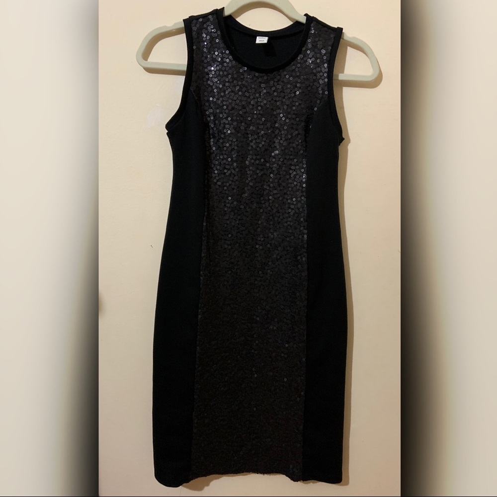 Sequin Fitted Dress with No Sleeves
